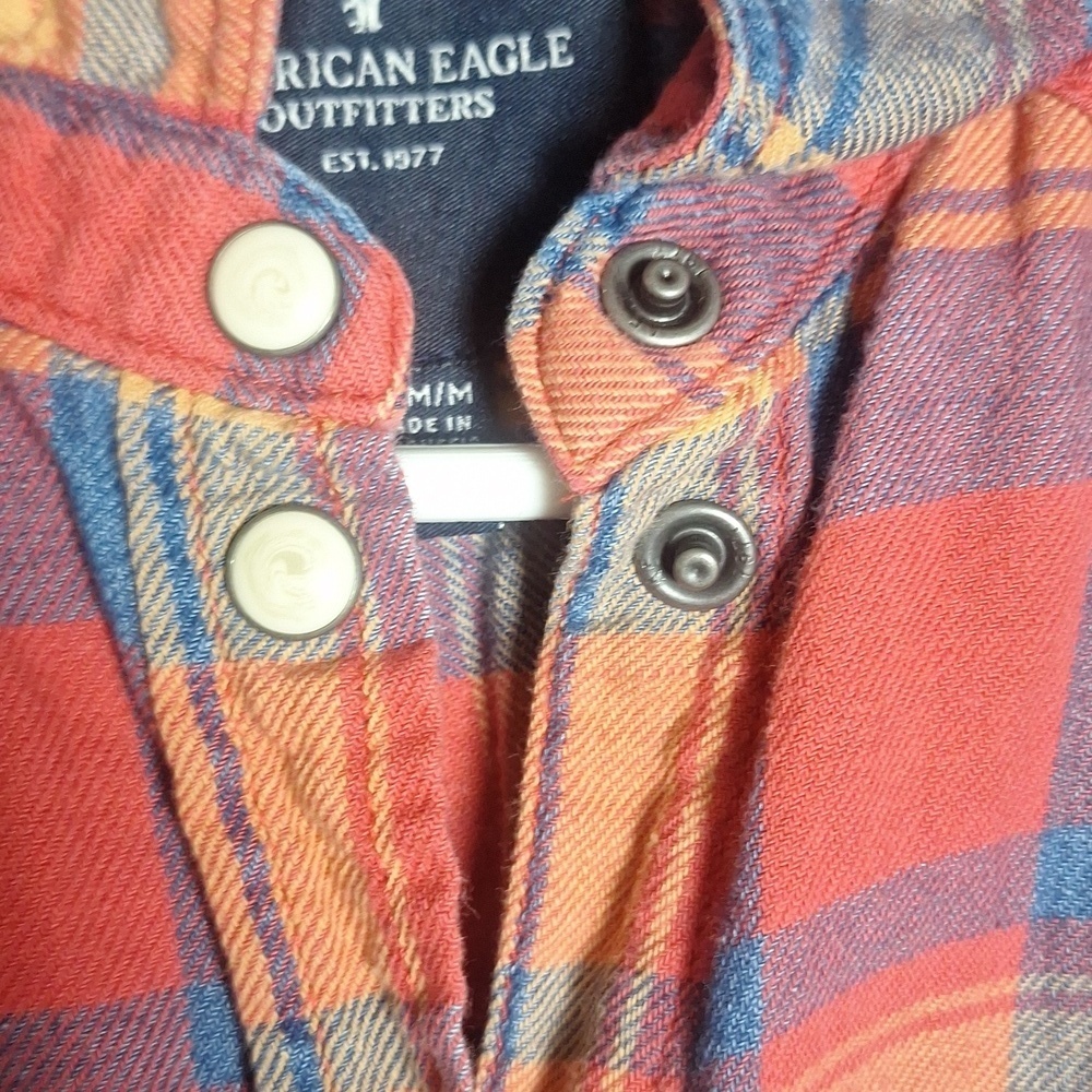 American Eagle Boyfriend Fit Flannel Shirt Size M - Picture 5 of 9